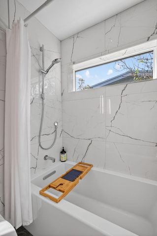 1721 NE 37th Street, Oakland Park, FL 33334