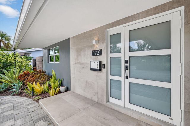 1721 NE 37th Street, Oakland Park, FL 33334