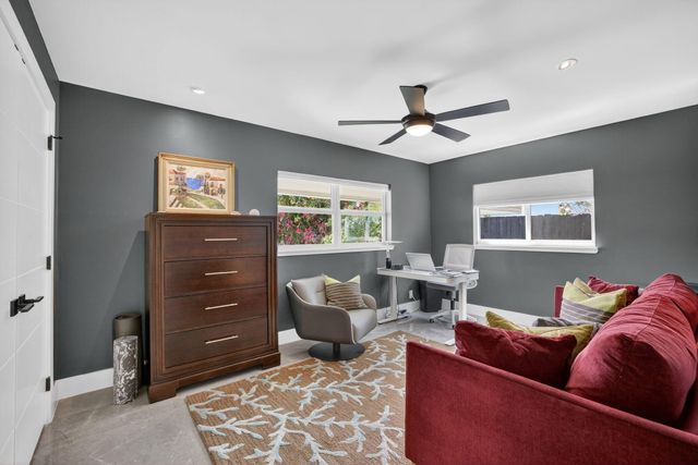 1721 NE 37th Street, Oakland Park, FL 33334