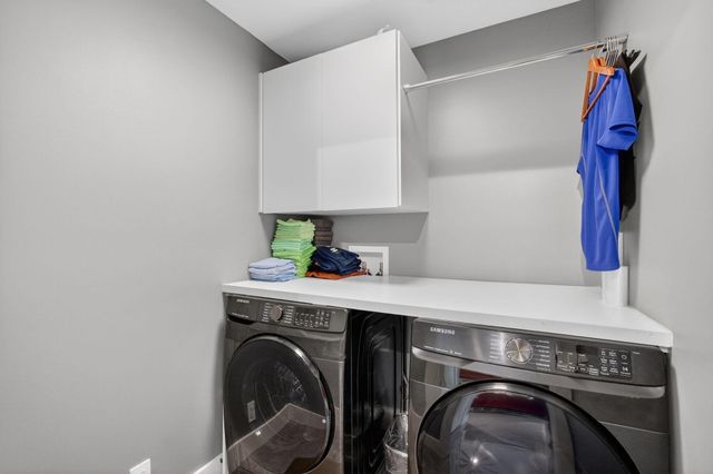 1721 NE 37th Street, Oakland Park, FL 33334