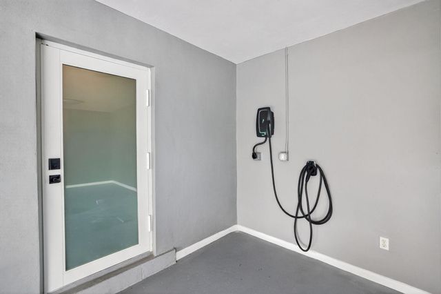 1721 NE 37th Street, Oakland Park, FL 33334