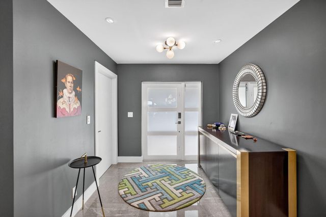 1721 NE 37th Street, Oakland Park, FL 33334