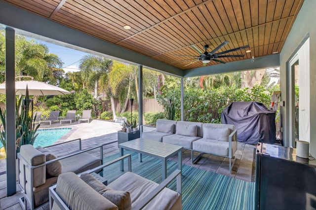 1721 NE 37th Street, Oakland Park, FL 33334