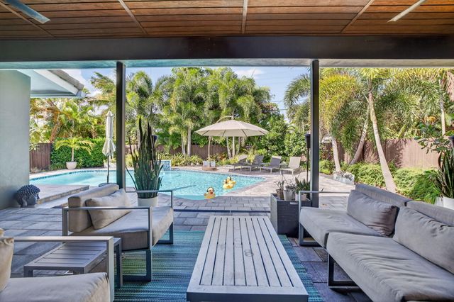 1721 NE 37th Street, Oakland Park, FL 33334