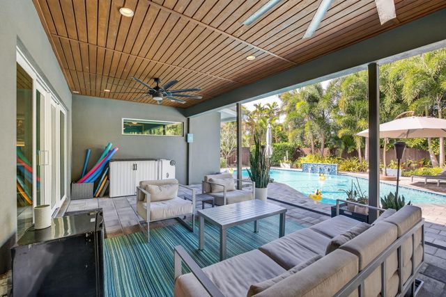 1721 NE 37th Street, Oakland Park, FL 33334