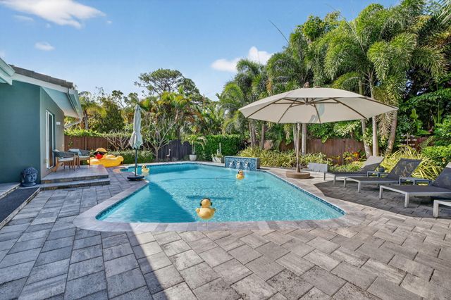 1721 NE 37th Street, Oakland Park, FL 33334