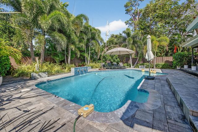 1721 NE 37th Street, Oakland Park, FL 33334