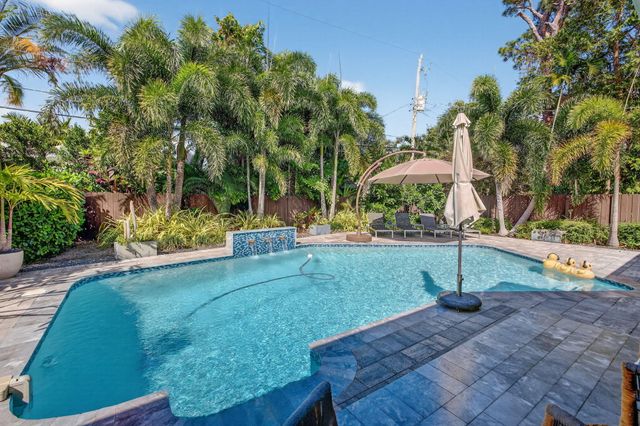 1721 NE 37th Street, Oakland Park, FL 33334