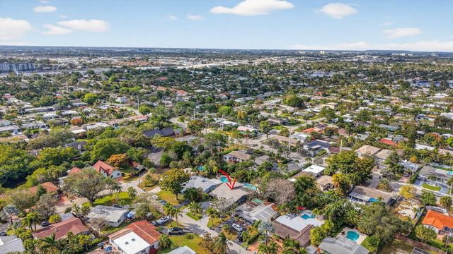 1721 NE 37th Street, Oakland Park, FL 33334