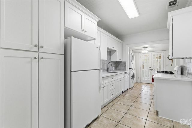 1929 A Street, Bakersfield, CA 93301