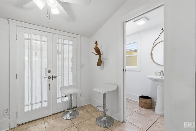 1929 A Street, Bakersfield, CA 93301