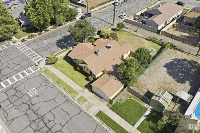 1929 A Street, Bakersfield, CA 93301
