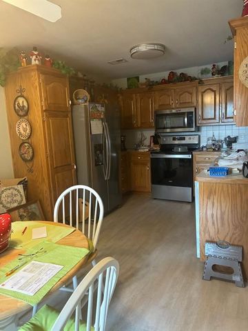 3004 Prairie View Drive, Harrisonville, MO 64701