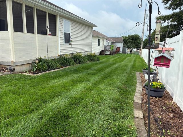 3004 Prairie View Drive, Harrisonville, MO 64701