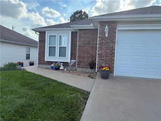 3004 Prairie View Drive, Harrisonville, MO 64701