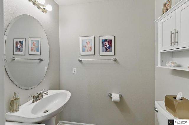 2421 Sand Hills Drive, Papillion, NE 68046