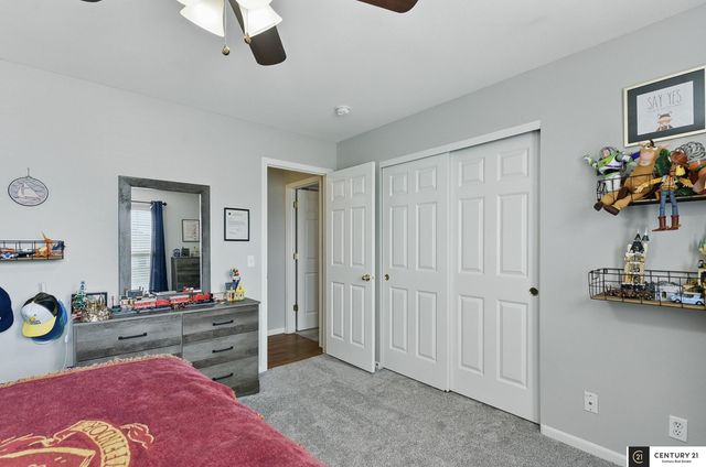 2421 Sand Hills Drive, Papillion, NE 68046