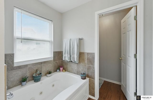 2421 Sand Hills Drive, Papillion, NE 68046