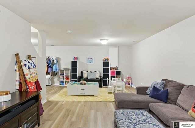 2421 Sand Hills Drive, Papillion, NE 68046