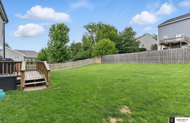 2421 Sand Hills Drive, Papillion, NE 68046