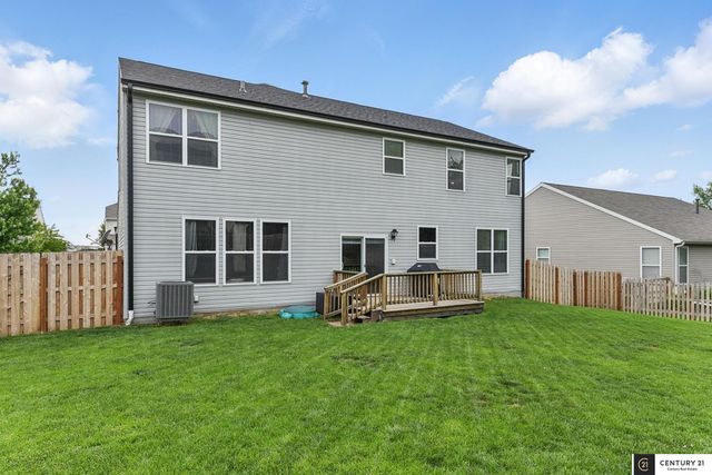 2421 Sand Hills Drive, Papillion, NE 68046