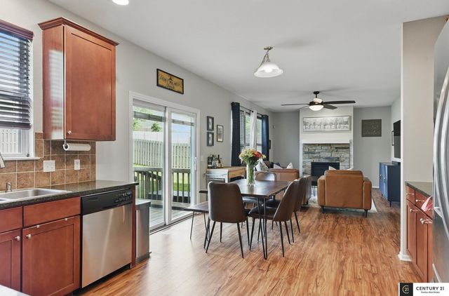 2421 Sand Hills Drive, Papillion, NE 68046