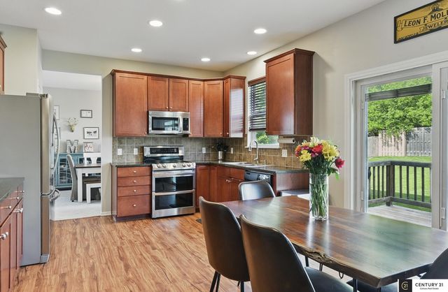 2421 Sand Hills Drive, Papillion, NE 68046