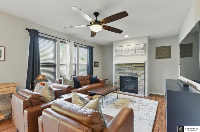 2421 Sand Hills Drive, Papillion, NE 68046