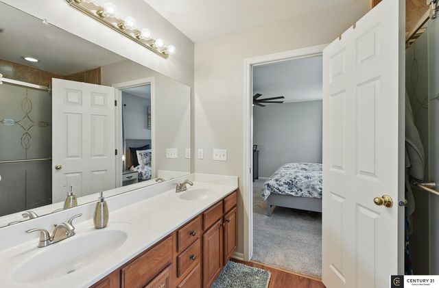 2421 Sand Hills Drive, Papillion, NE 68046