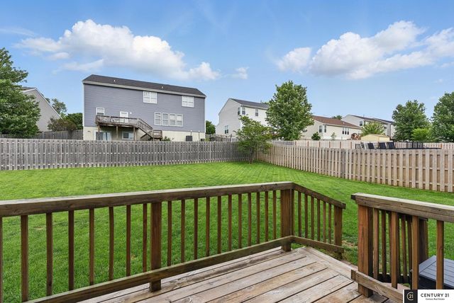 2421 Sand Hills Drive, Papillion, NE 68046