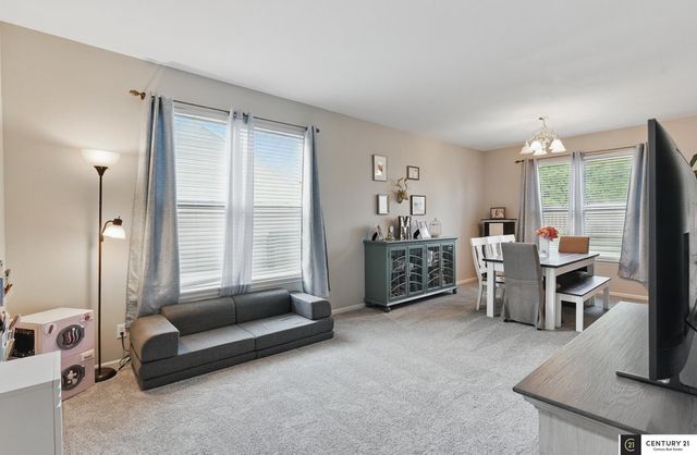 2421 Sand Hills Drive, Papillion, NE 68046