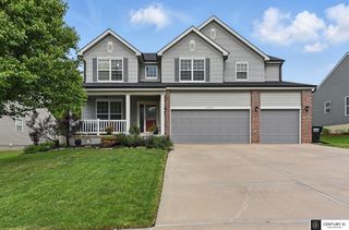 2421 Sand Hills Drive, Papillion, NE 68046