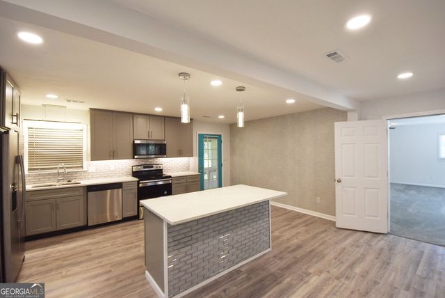 98 Woodvalley Drive, Fayetteville, GA 30215