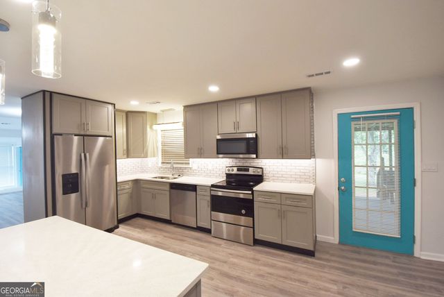 98 Woodvalley Drive, Fayetteville, GA 30215