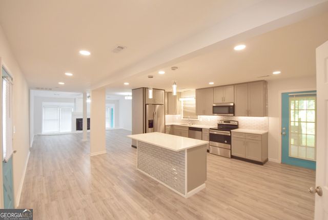 98 Woodvalley Drive, Fayetteville, GA 30215