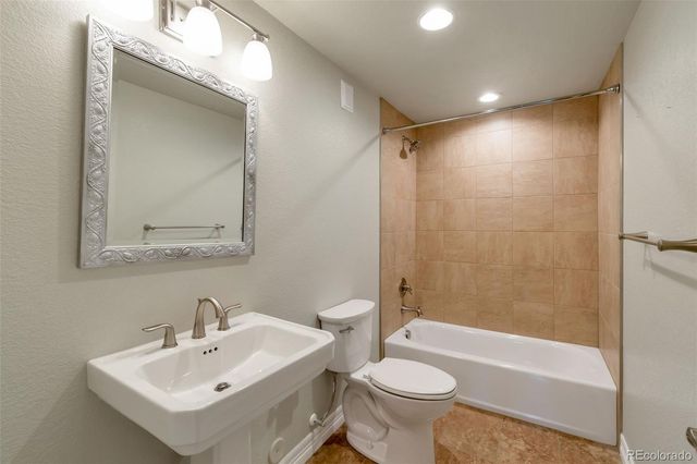 6570 S Ames Court, Littleton, CO 80123