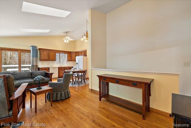 6586 Pontiac Lake Road 1, Waterford Charter Township, MI 48327