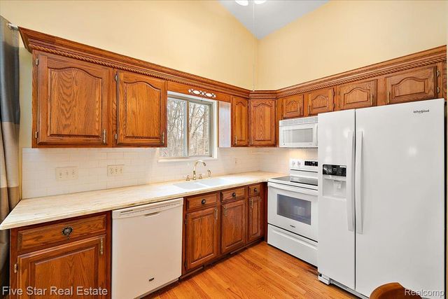 6586 Pontiac Lake Road 1, Waterford Charter Township, MI 48327