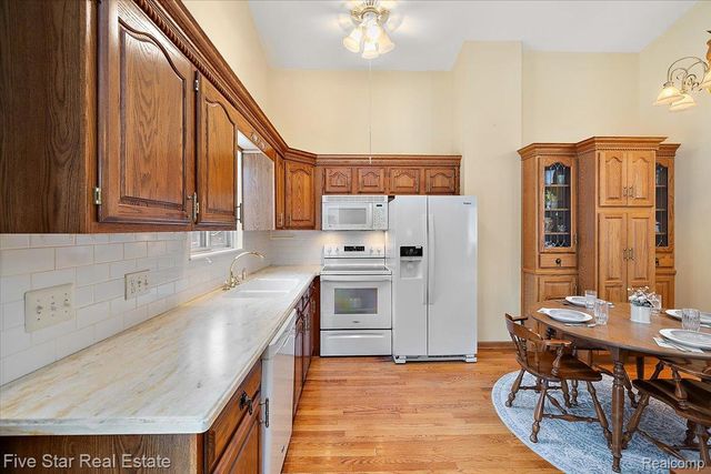 6586 Pontiac Lake Road 1, Waterford Charter Township, MI 48327