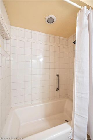 6586 Pontiac Lake Road 1, Waterford Charter Township, MI 48327