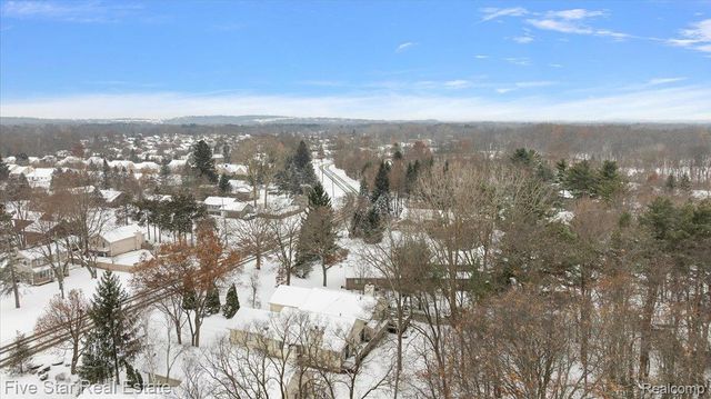 6586 Pontiac Lake Road 1, Waterford Charter Township, MI 48327