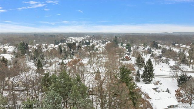 6586 Pontiac Lake Road 1, Waterford Charter Township, MI 48327