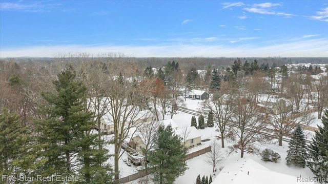 6586 Pontiac Lake Road 1, Waterford Charter Township, MI 48327