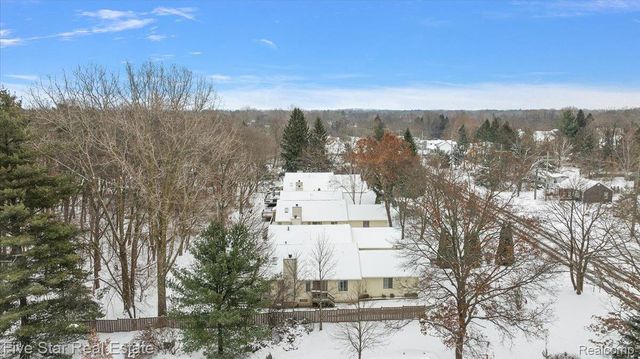 6586 Pontiac Lake Road 1, Waterford Charter Township, MI 48327