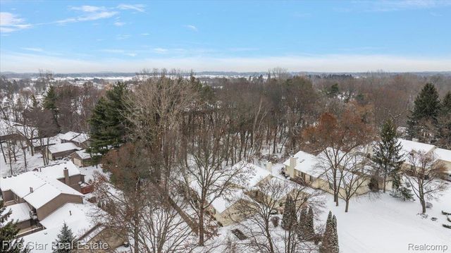 6586 Pontiac Lake Road 1, Waterford Charter Township, MI 48327