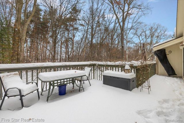 6586 Pontiac Lake Road 1, Waterford Charter Township, MI 48327