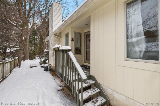 6586 Pontiac Lake Road 1, Waterford Charter Township, MI 48327