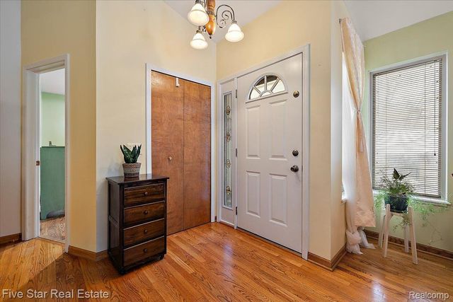 6586 Pontiac Lake Road 1, Waterford Charter Township, MI 48327