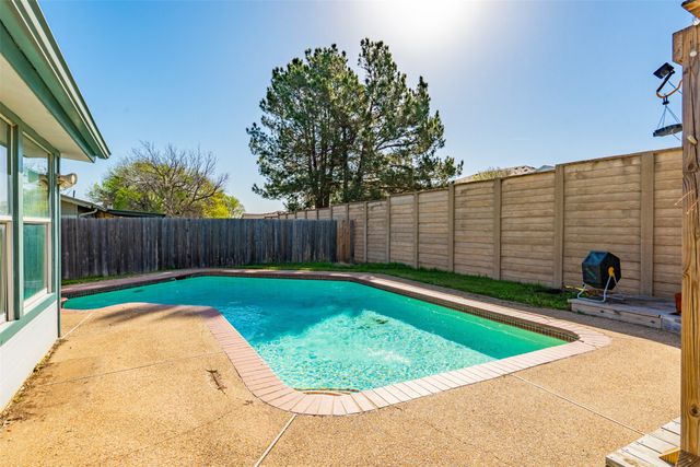 7329 Southridge Trail, Fort Worth, TX 76133