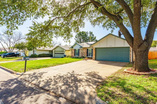7329 Southridge Trail, Fort Worth, TX 76133